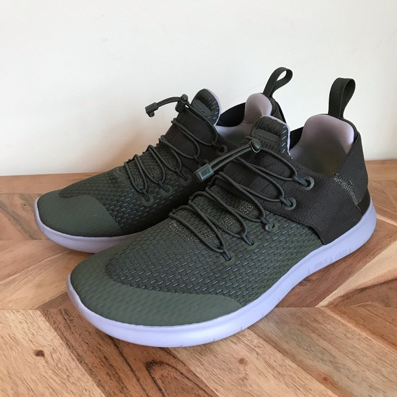 Nike Shoes - NEW Nike Free Run Commuter 2017